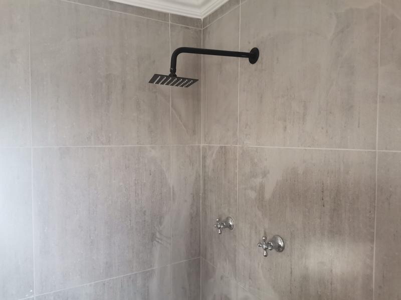 1 Bedroom Property for Sale in Goodwood Central Western Cape